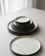 Service de Table "Ligne Minimaliste" – Noir & Crème – Image 3